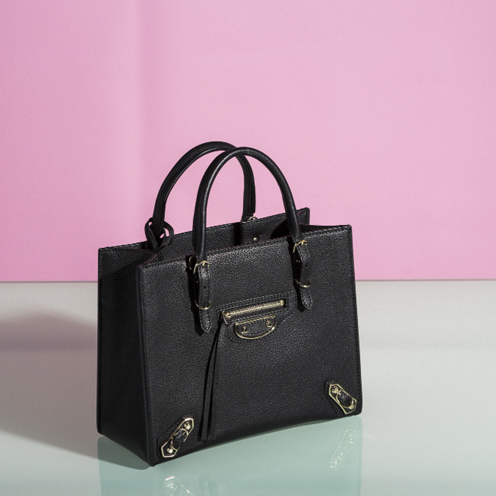 Elevate Your Style with the Perfect Handbag